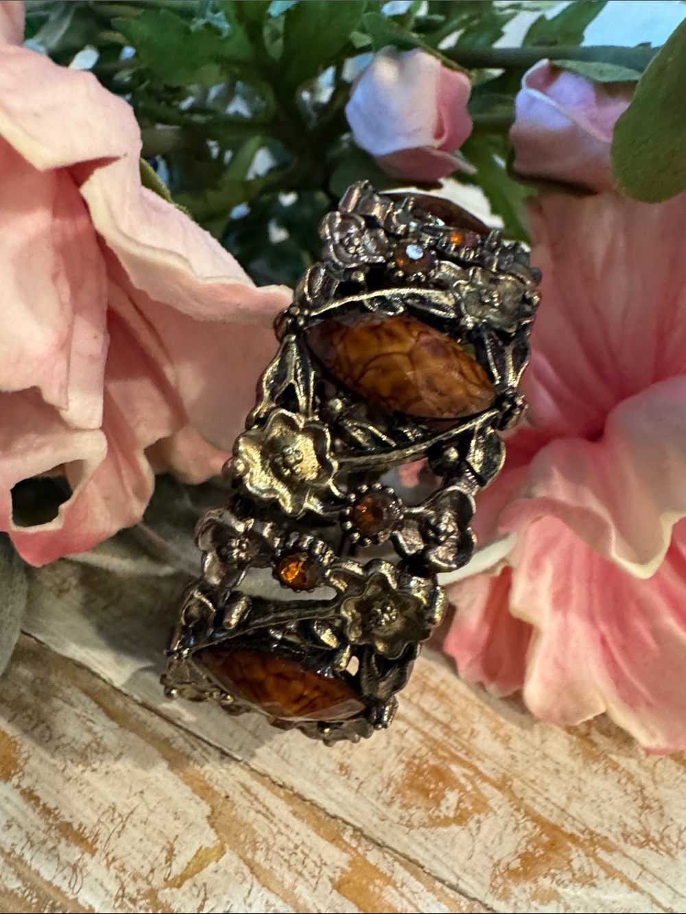 Vintage-Style Floral Amber Bracelet - Women Jewelry
